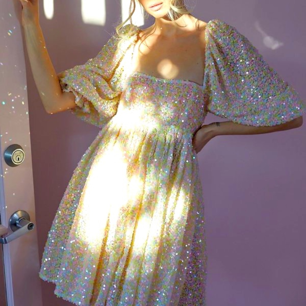 NWT!!! Very HTF Rainbow Sequin Puff Selkie Dress.  Size 1X.